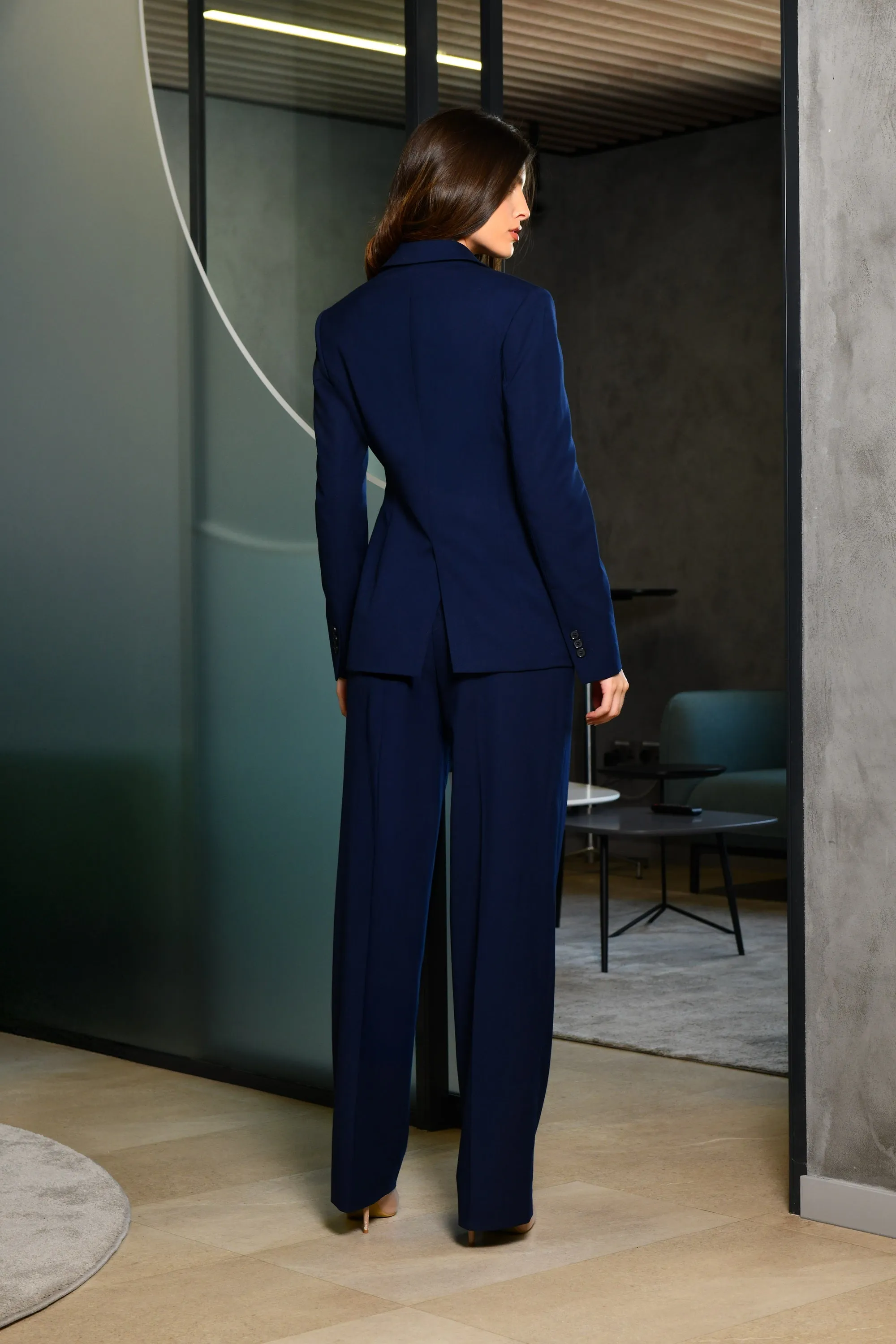 Navy Blue Three-Piece Suit  Contemporary Power Dressing with a Touch of Elegance Online UAE